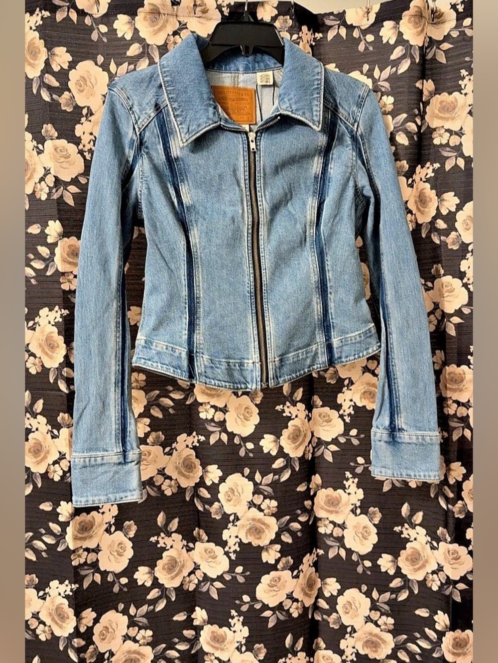 Levi’s Premium Women’s Shadow Seamed Trucker Jacket NWT